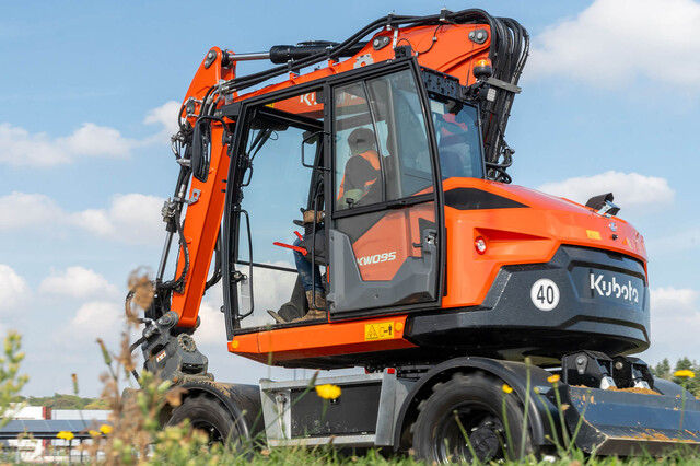 Ai-Search-Kubota-Krde-Packshot-Kw095-Agtracks-06023-3